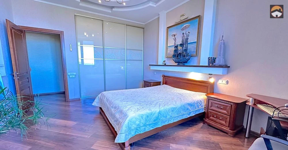 Продам 3к квартиру Центр ЖК "Чайковський", 126м2