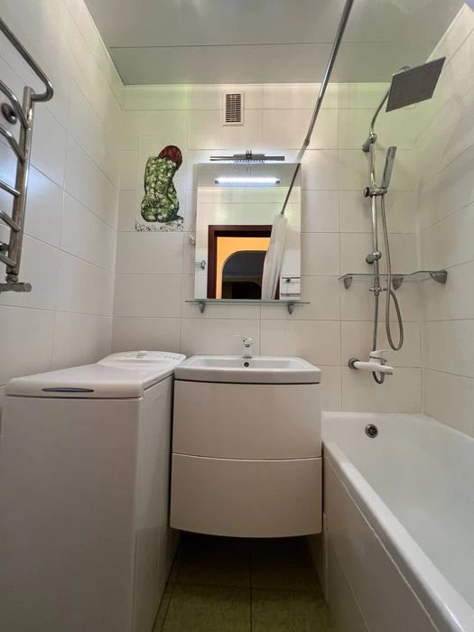 I will sell a 3-room apartment in the city center of Dnipro, Gogo Street