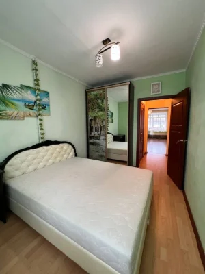 I will sell a 3-room apartment in the city center of Dnipro, Gogo Street