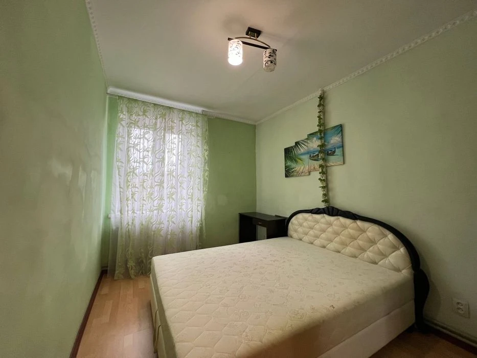 I will sell a 3-room apartment in the city center of Dnipro, Gogo Street