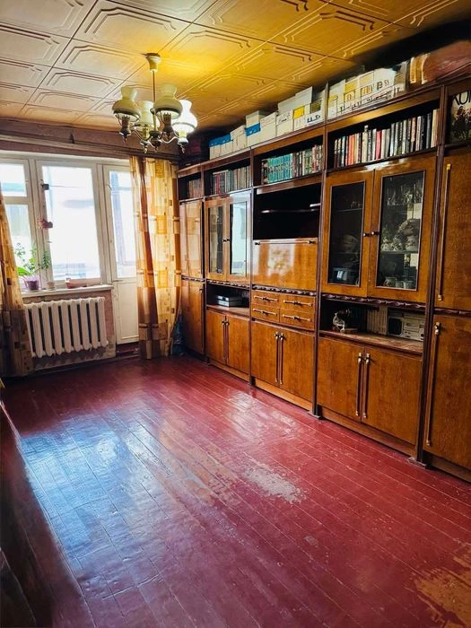 I will sell a 3-room apartment.