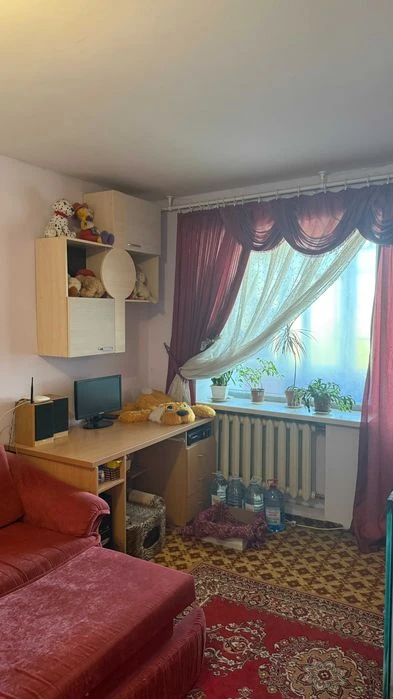 Продам  2 к. Квартиру - "Малосемейка"- Перемога 6