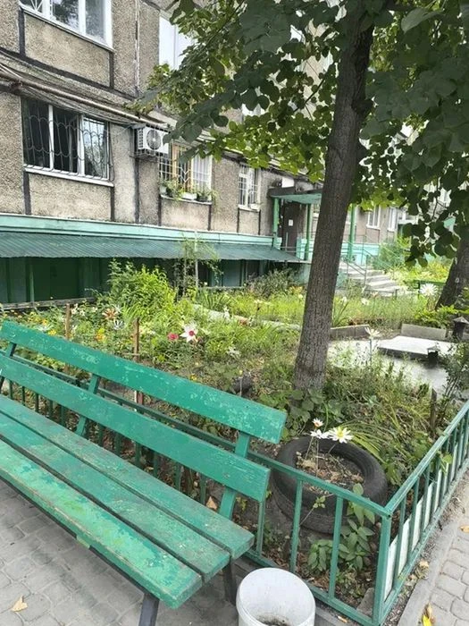 2 - комн. квартира, 48 м. кв. 2/5 эт. район рынка Образцовый
