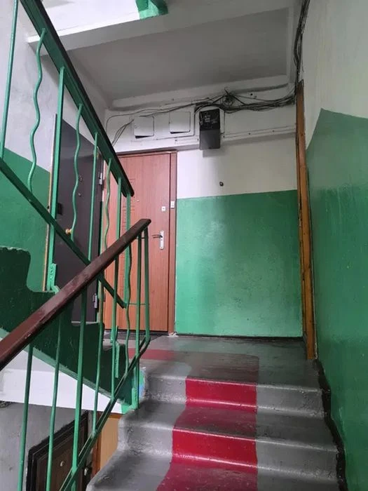 2 - комн. квартира, 48 м. кв. 2/5 эт. район рынка Образцовый