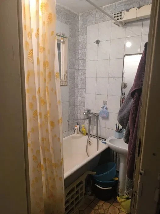 2 - комн. квартира, 48 м. кв. 2/5 эт. район рынка Образцовый