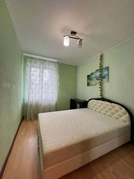 I will sell a 3-room apartment in the city center of Dnipro, Gogo Street
