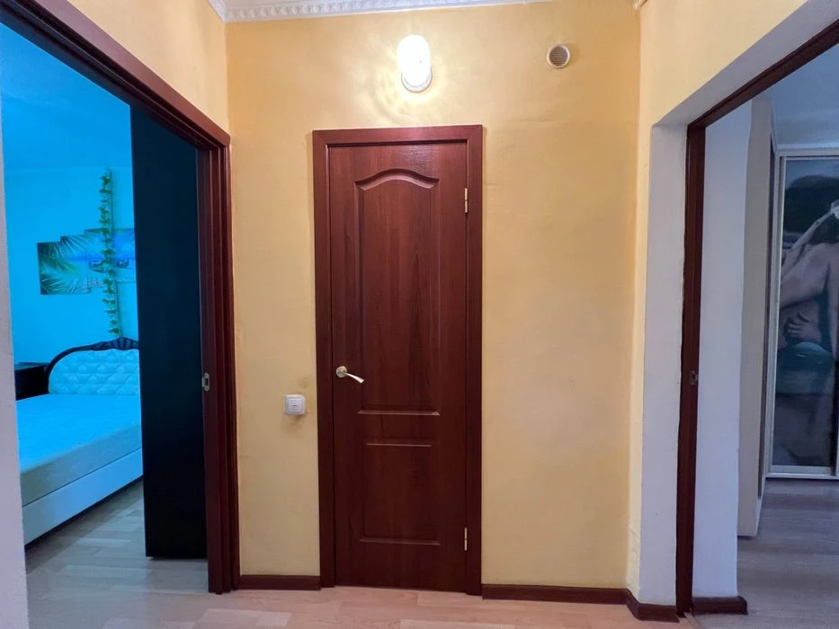 I will sell a 3-room apartment in the city center of Dnipro, Gogo Street