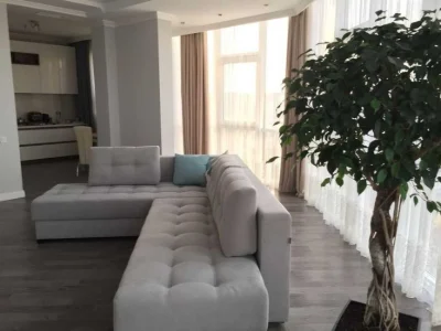 Продам 2х кімнатну квартиру в ЖК " 12 Жемчужіна" по вулиці М