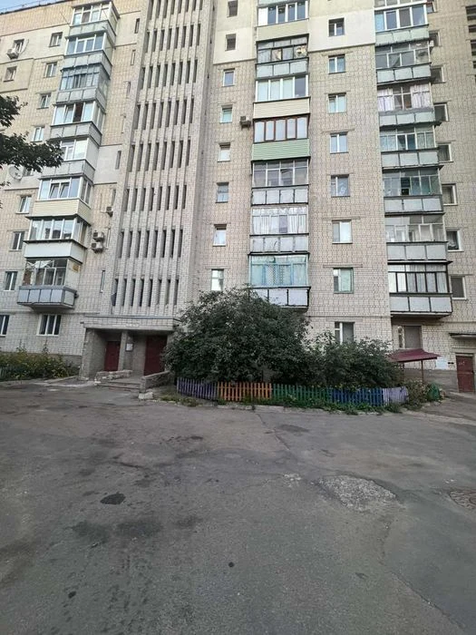 1 кімн. квартира по вул. Дніпровська 2/9 цегла