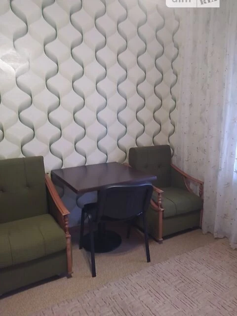 Здам в оренду кімнату на вул. Ревуцького 11Г довгостроково •
