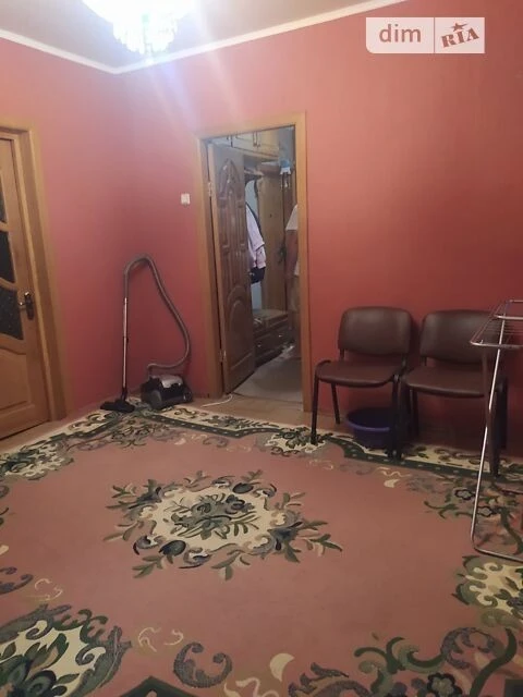 Здам в оренду кімнату на вул. Ревуцького 11Г довгостроково •