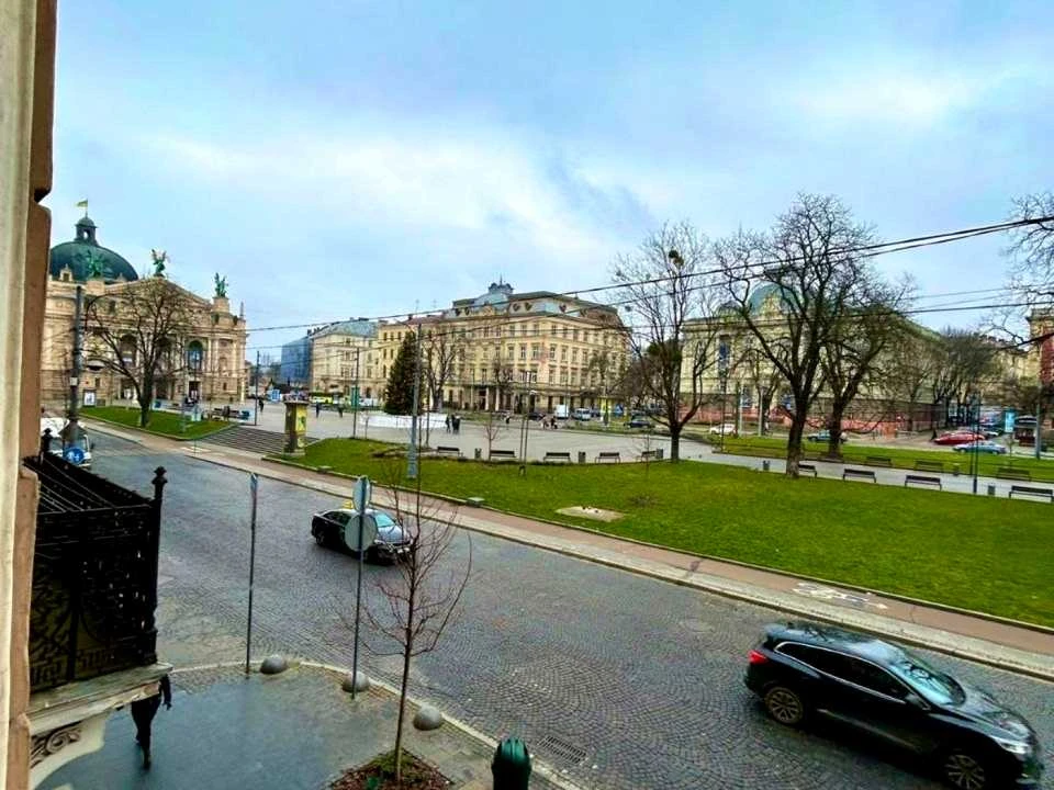 Квартира. Львів, Свободи просп. ()
