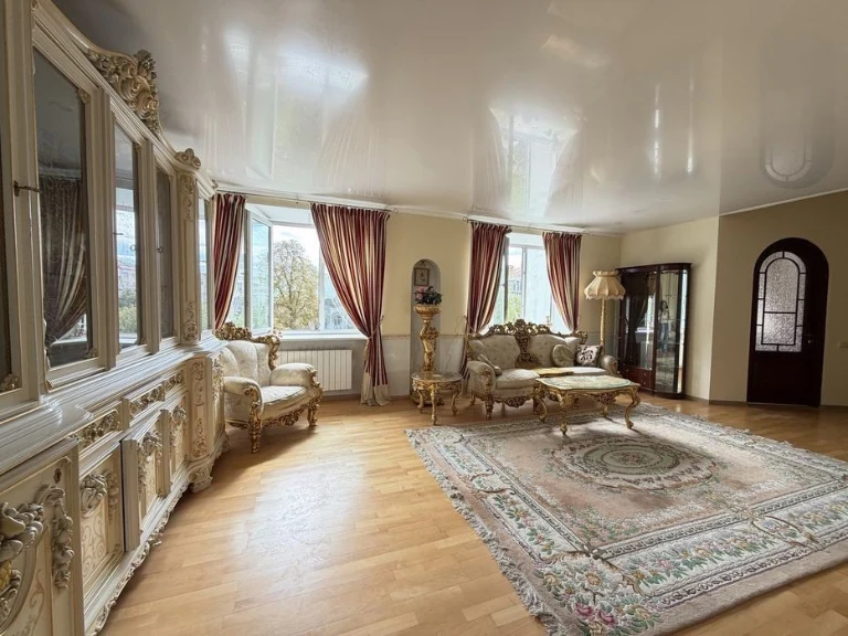 ‼️No Commission‼️2-level 3-room apartment in the center of Khreshcha