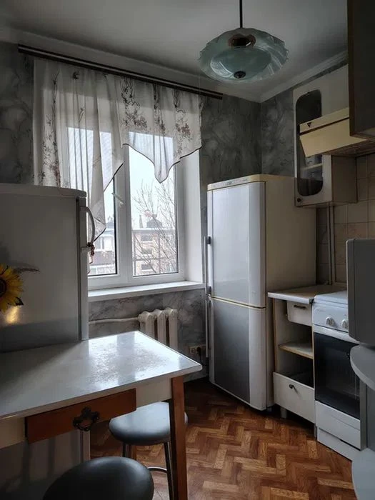 3 - комн. квартира 57 м. кв. пр. Пилипа Орлика, пр. Ильича.