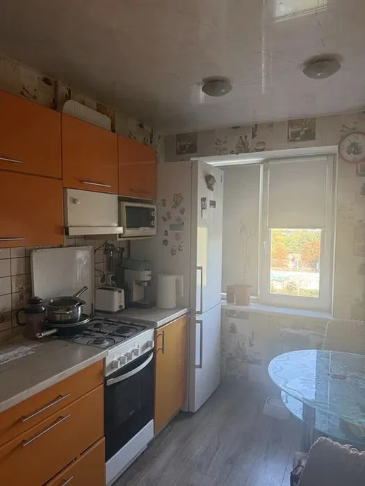 2 - комн. квартира в хорошем состоянии. пр. Слобожанский. Ра