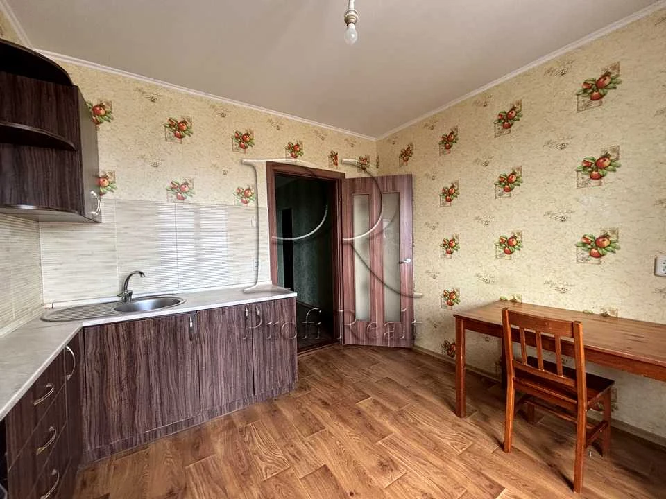 Квартира. Київ, Науки просп.