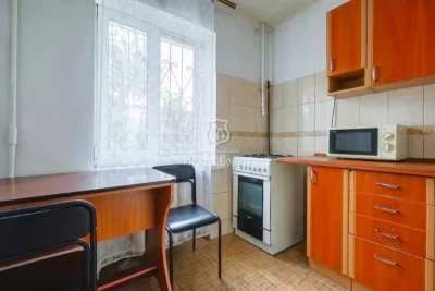Продаж 2-кімнатної квартири 37.5 м², Харківське шосе, 12