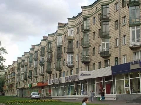 Продаж 2-кімнатної квартири 37.5 м², Харківське шосе, 12