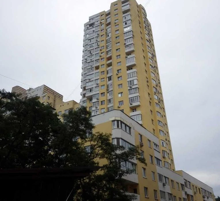 Продаж 2-кімнатної квартири з генератором. ЖК Затишний, вул.