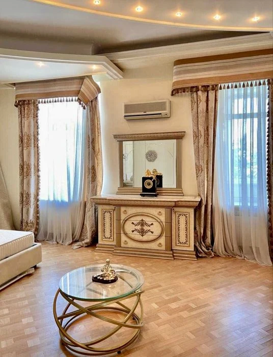 $129,900 PUSHKINSKAYA Skovoroda! LUXURY Apartment 204