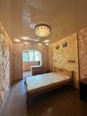 Квартира в 4 комн квартире на Таирова ул.