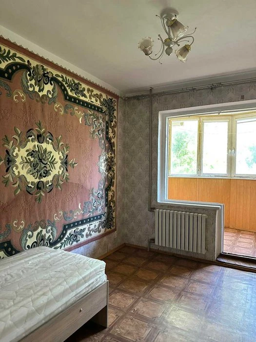 Квартира в 4 комн квартире на Таирова ул.