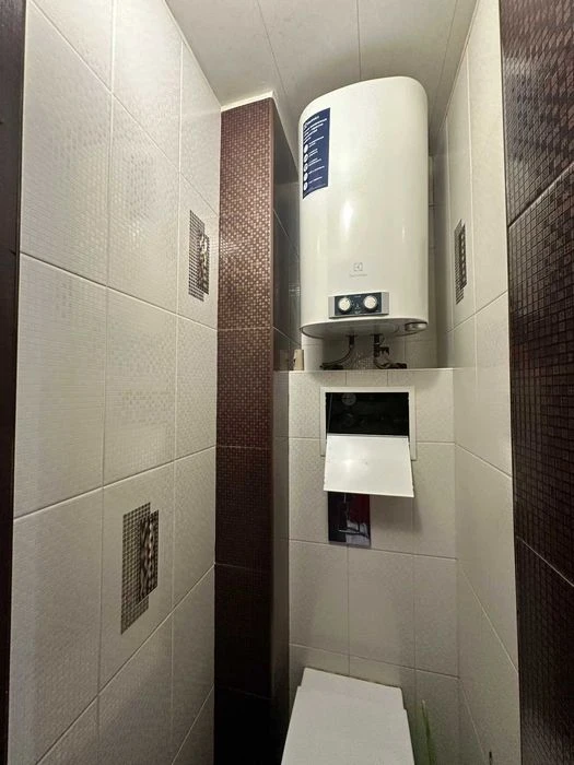 Квартира в 4 комн квартире на Таирова ул.