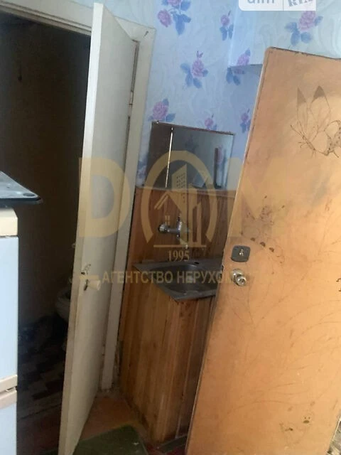 Здам в оренду кімнату на вул. Івана Гонти 3 довгостроково •