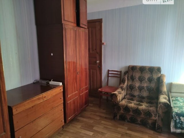 Здам в оренду кімнату на вул. Степана Чобану 15 довгостроков