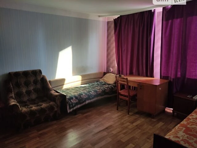 Здам в оренду кімнату на вул. Степана Чобану 15 довгостроков