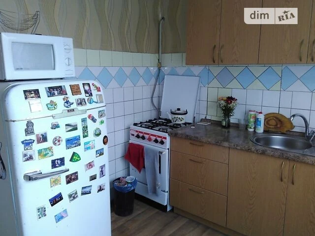 Здам в оренду кімнату на вул. Степана Чобану 15 довгостроков