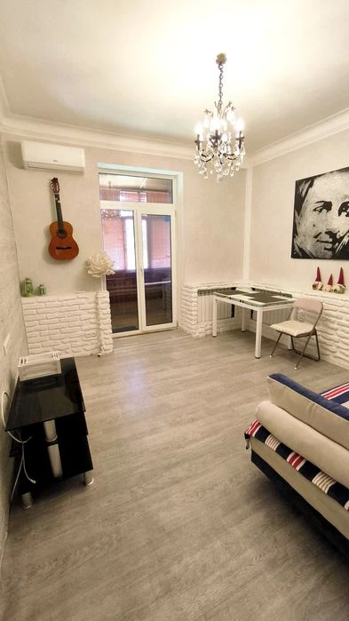 3-кімнатна квартира, р-н просп. Івана Мазепи,  вул. Володими