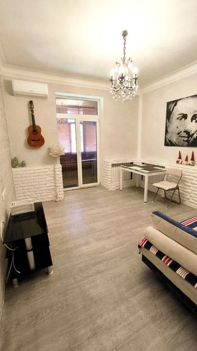 3-кімнатна квартира, р-н просп. Івана Мазепи,  вул. Володими