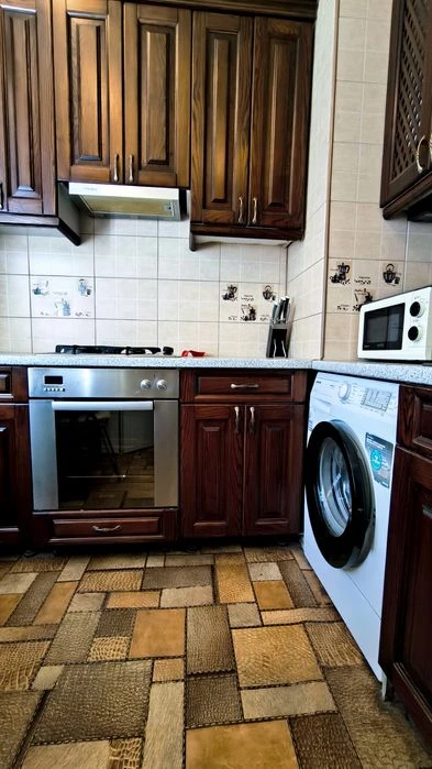 3-кімнатна квартира, р-н просп. Івана Мазепи,  вул. Володими