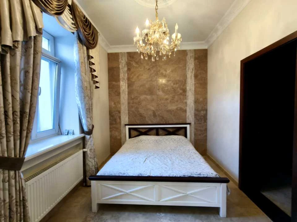 Будинок. Київ, Василя Стефаника вул. (Гаршина)