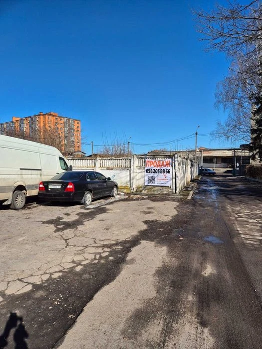 Продається земельна ділянка по вулиці Олега Антонова