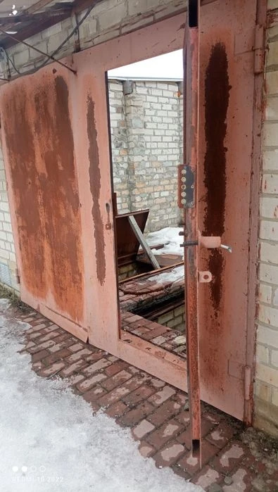 Два Гаража Северная Салтовка. Возле ДСНС.