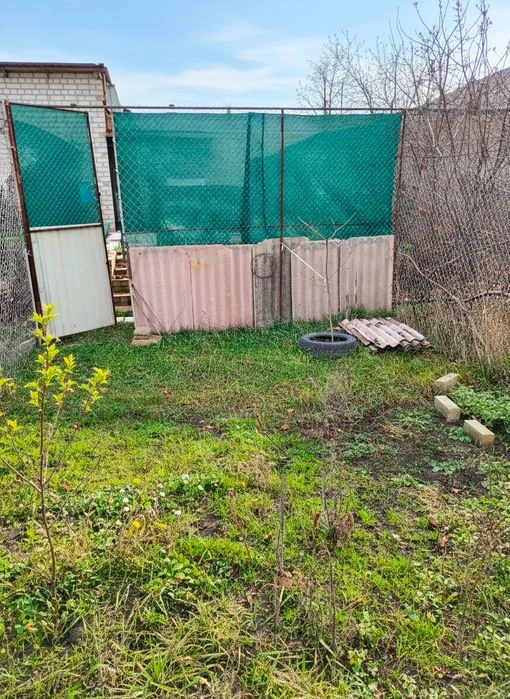 Продам гараж 38 м² с утеплённой комнатой и двором