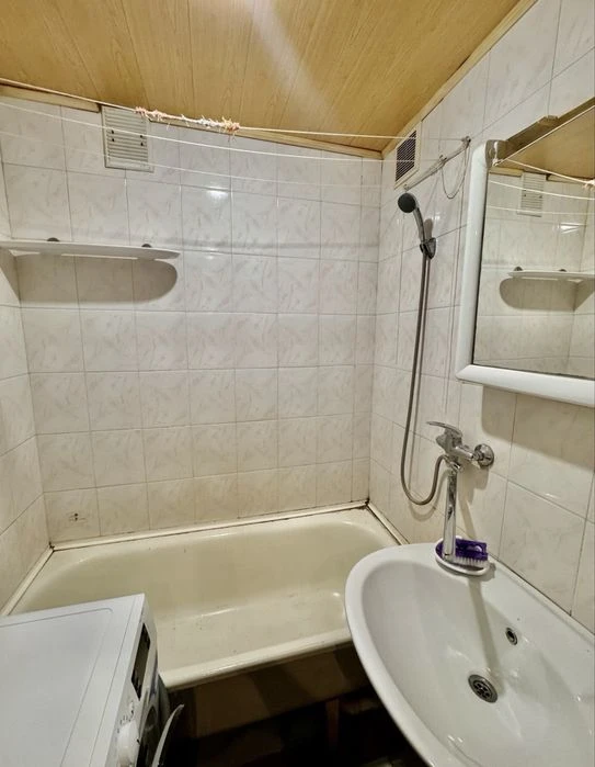 Продаётся 2 ком.кв.ул.Академика Александрова в Осипенковском