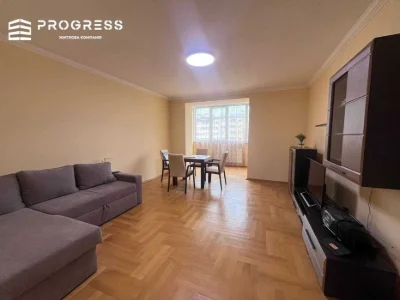 Продається простора 2кім. квартира вул. Галицька! Індивідуал