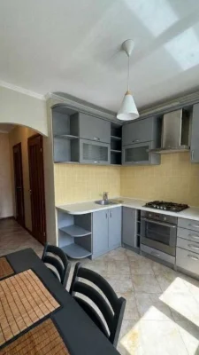 Продам 2 кімнатну квартиру з сучасним, гарним ремонтом, недо