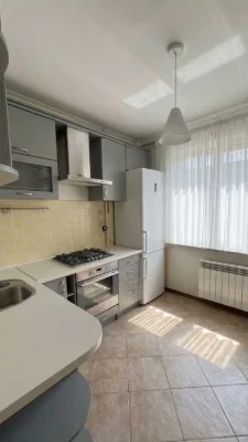 Продам 2 кімнатну квартиру з сучасним, гарним ремонтом, недо