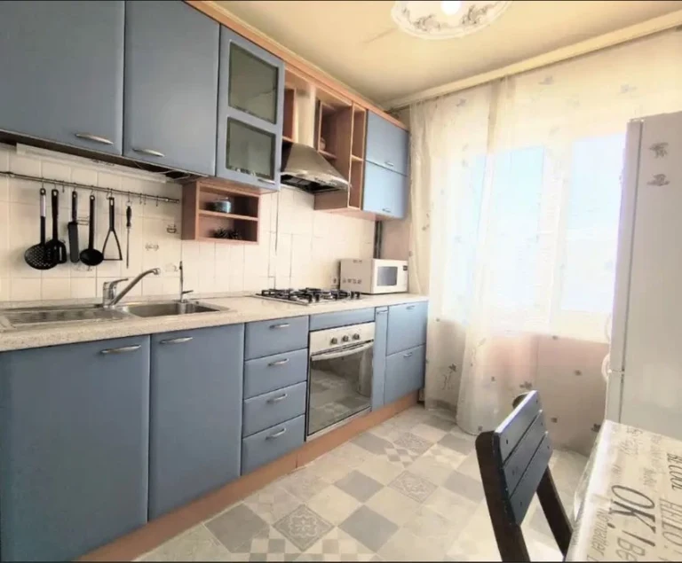 Продам 2 к квартиру. Лівий берег. Капітальний ремонт. Меблі.
