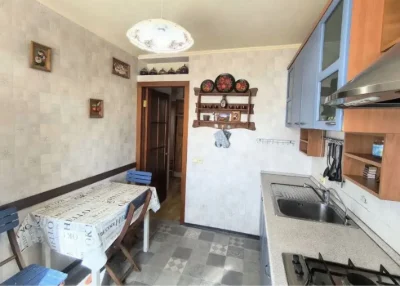 Продам 2 к квартиру. Лівий берег. Капітальний ремонт. Меблі.
