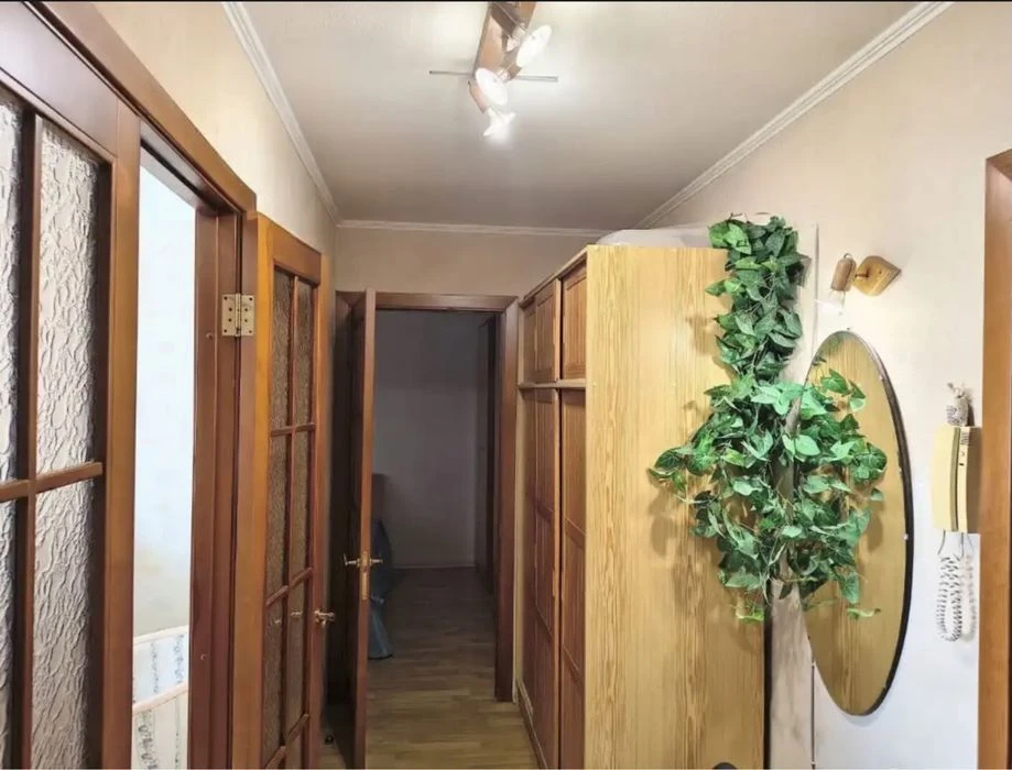 Продам 2 к квартиру. Лівий берег. Капітальний ремонт. Меблі.