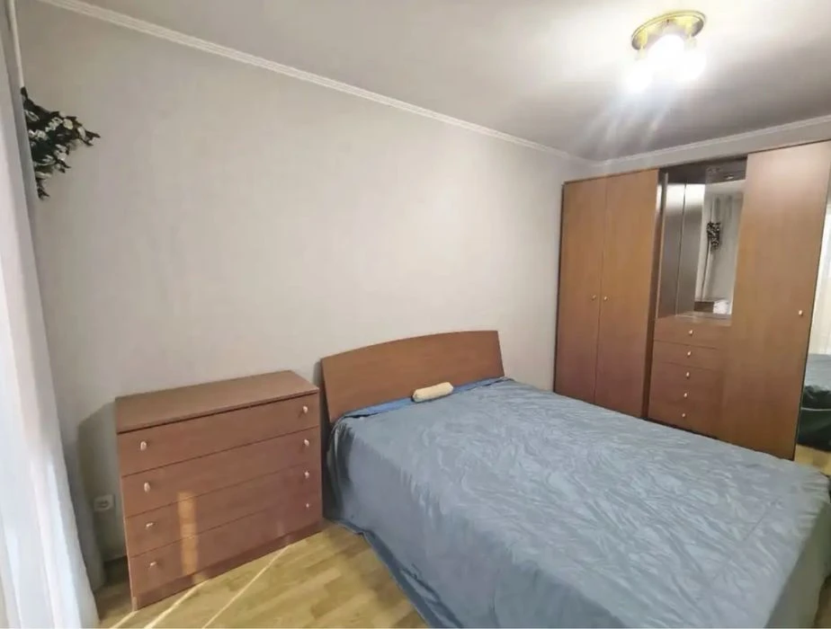 Продам 2 к квартиру. Лівий берег. Капітальний ремонт. Меблі.
