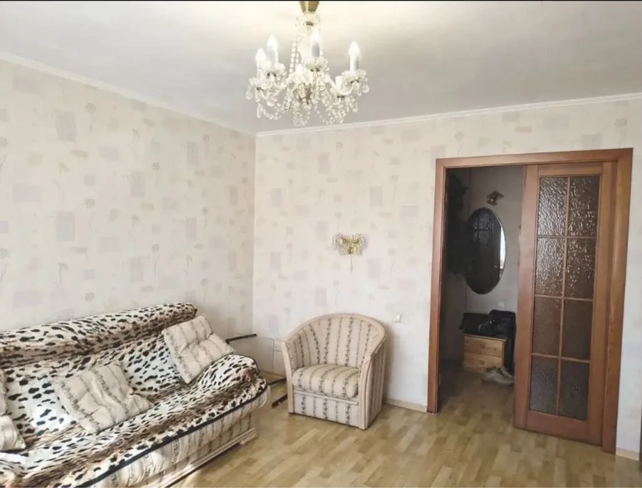 Продам 2 к квартиру. Лівий берег. Капітальний ремонт. Меблі.