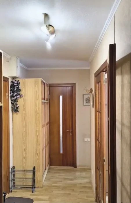 Продам 2 к квартиру. Лівий берег. Капітальний ремонт. Меблі.