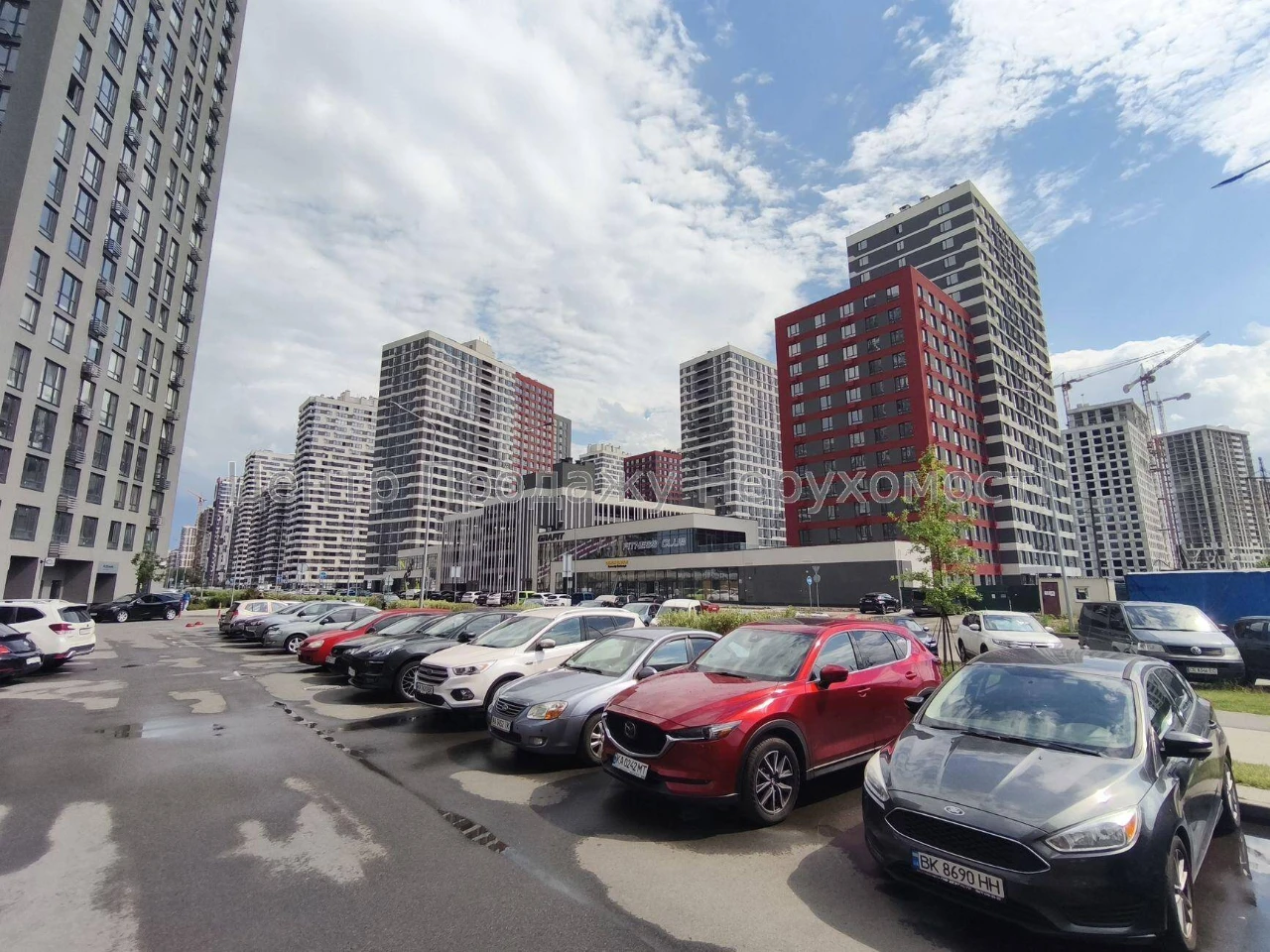 Продаж 1-к квартири, 43 м², 18/25 поверх, ЖК Варшавський 3,