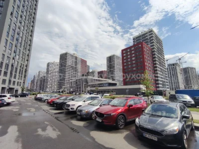 Продаж 1-к квартири, 43 м², 18/25 поверх, ЖК Варшавський 3,